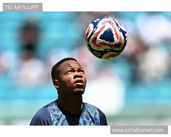 足球传奇贝利的辉煌生涯与对世界足球的影响